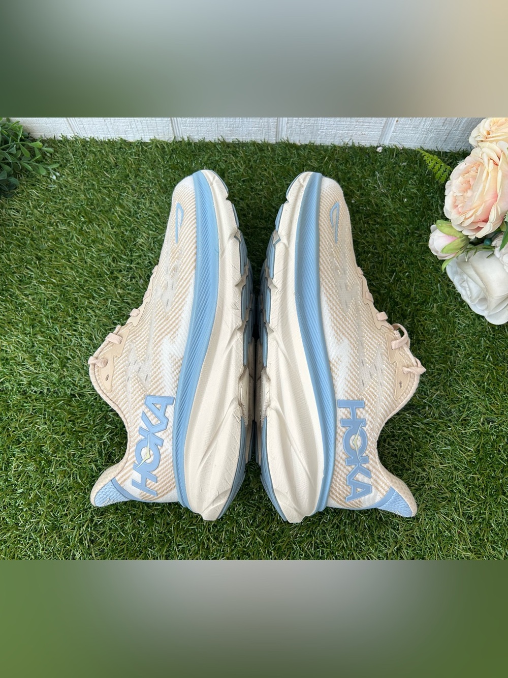 HOKA Clifton 9 women | EVERYDAY RUNNING
size 8 gently used Color: Oak / Alabaste - Picture 12 of 16